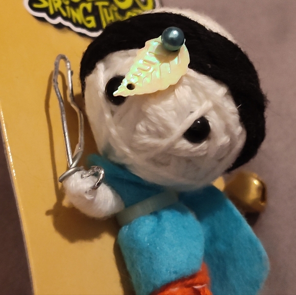 NWT! VooDoo String Thingz Keychain - Picture 2 of 6
